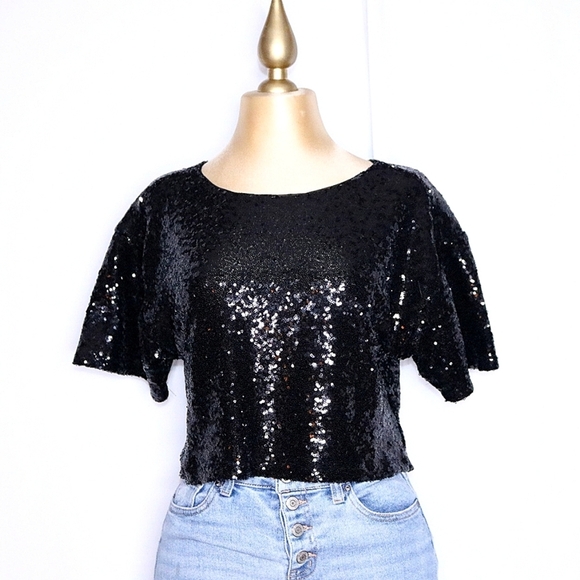 ANTHROPOLOGIE Sequin Cropped Tee, pullover styling, black, Small - Picture 1 of 9